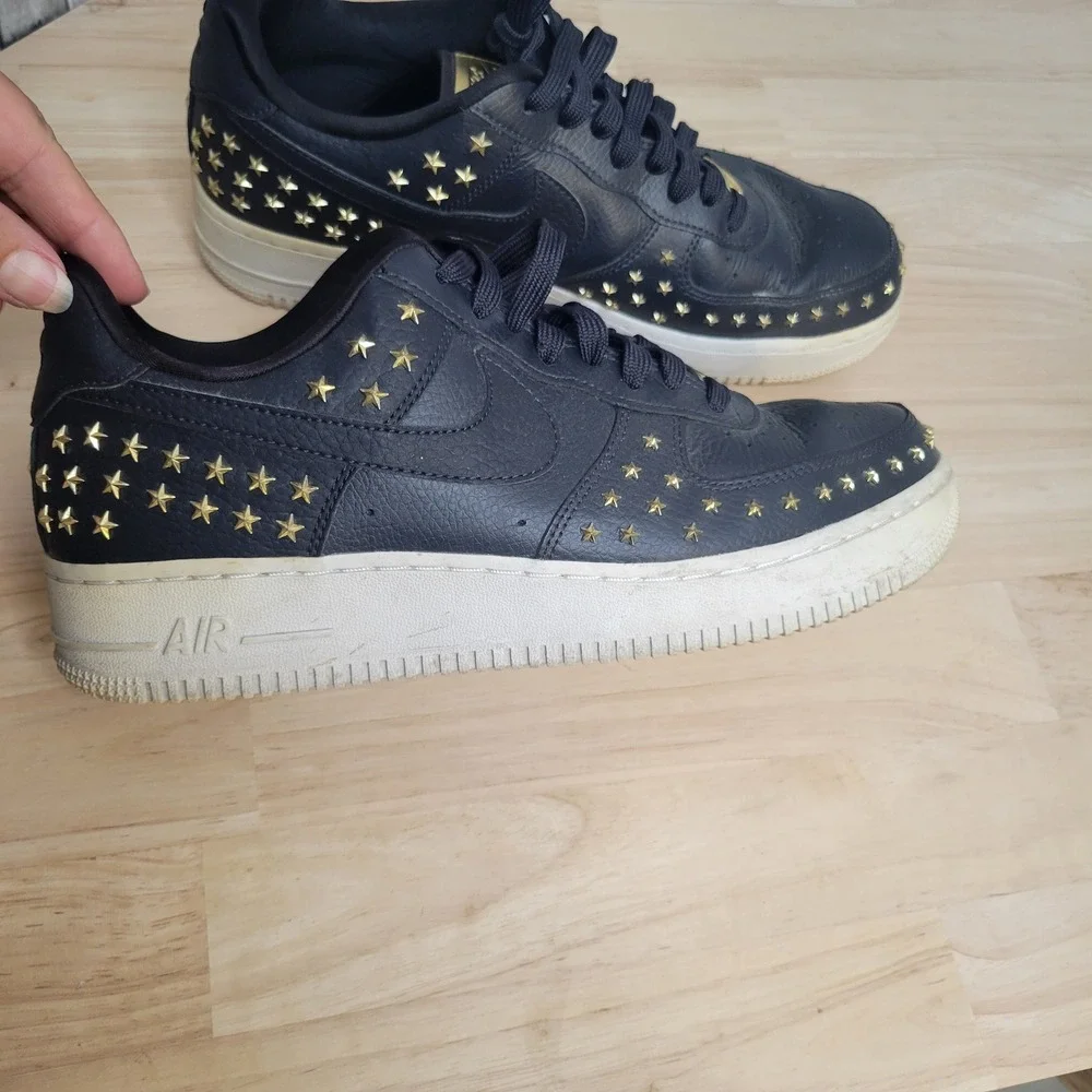 Nike Air Force 1 '07 Star Studded AR0639-001 Black Gold Women Size 10 Sneakers